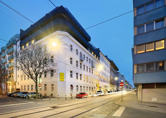 Hotel Jimmys Xxl 4*